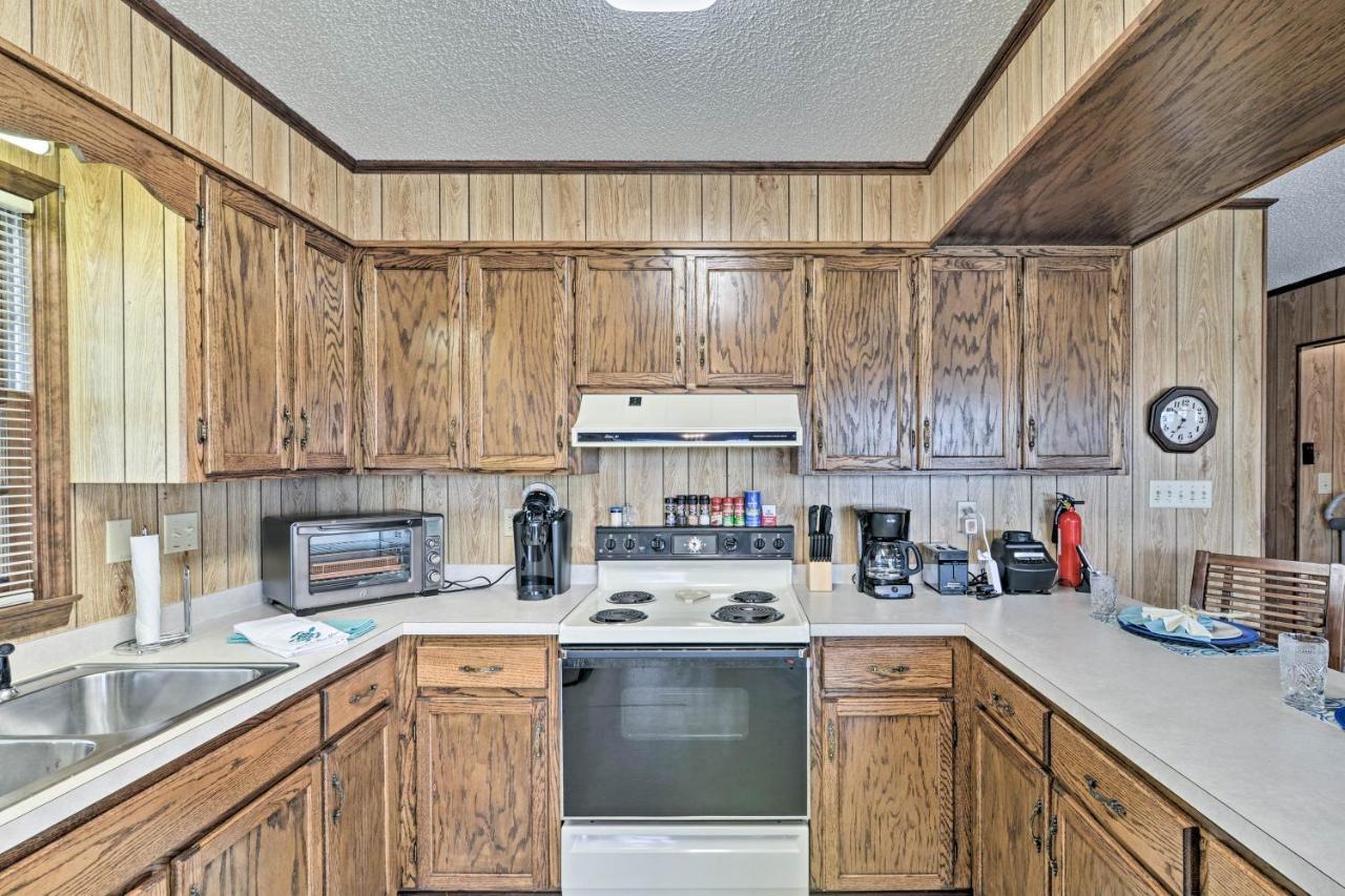 Pet-Friendly Second Row House Steps To Beach! Holden Beach Exterior foto